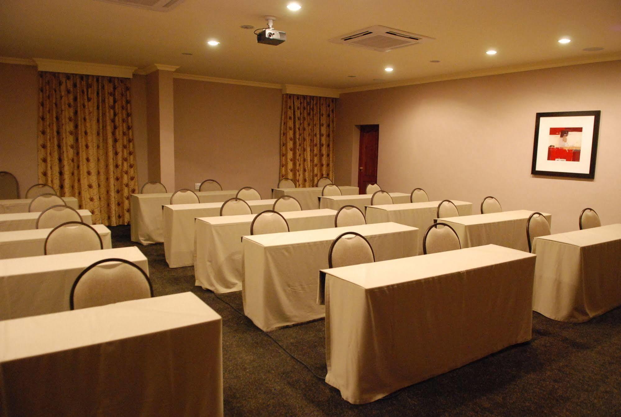 Protea Hotel By Marriott Harrismith Montrose Luaran gambar